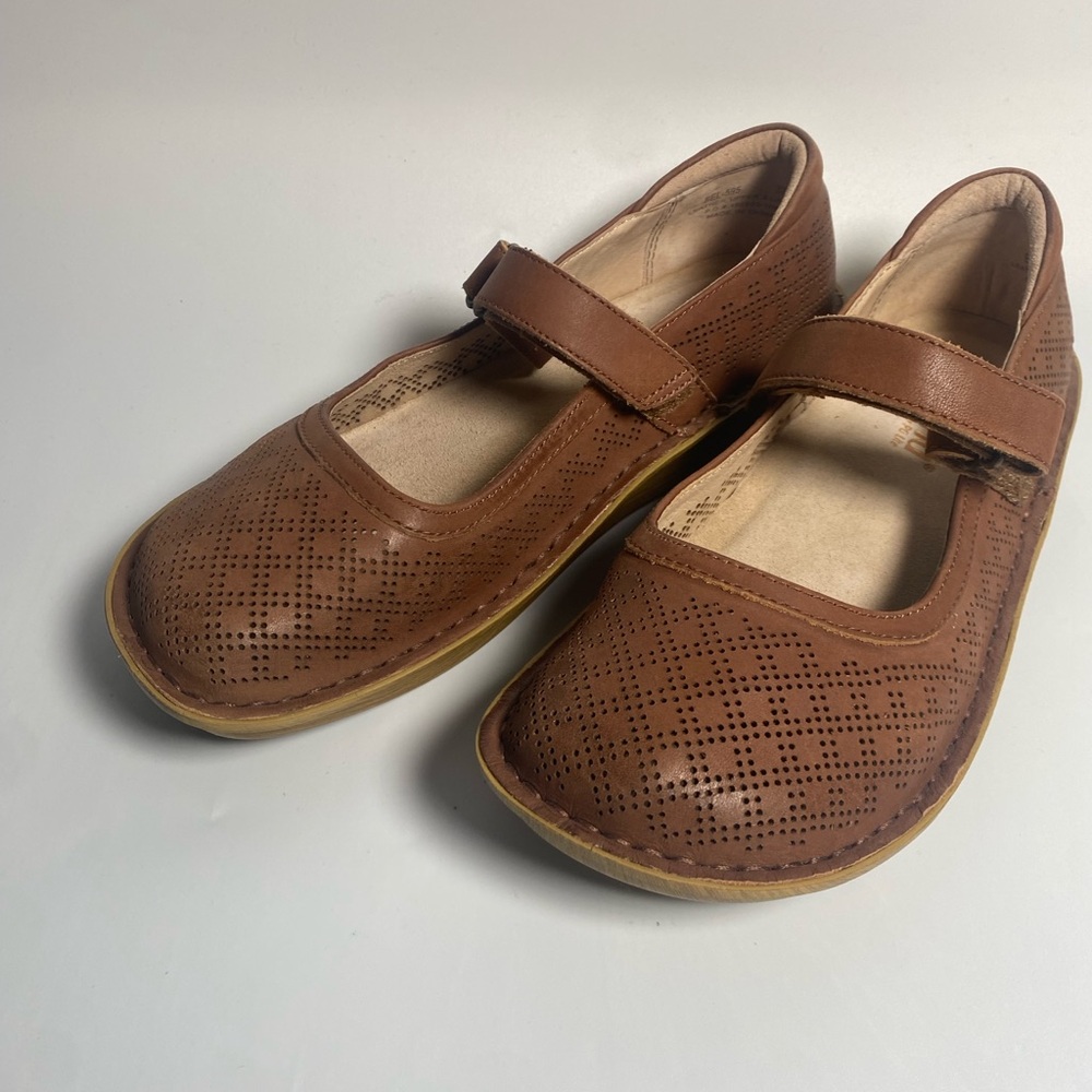 | Alegria Belle Women's Leather Mary Jane Breathable Brown Clog Size 6.5